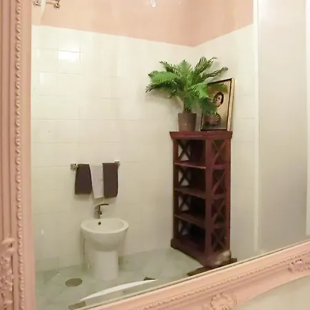 Magenta Collection Del Grande Apartment *